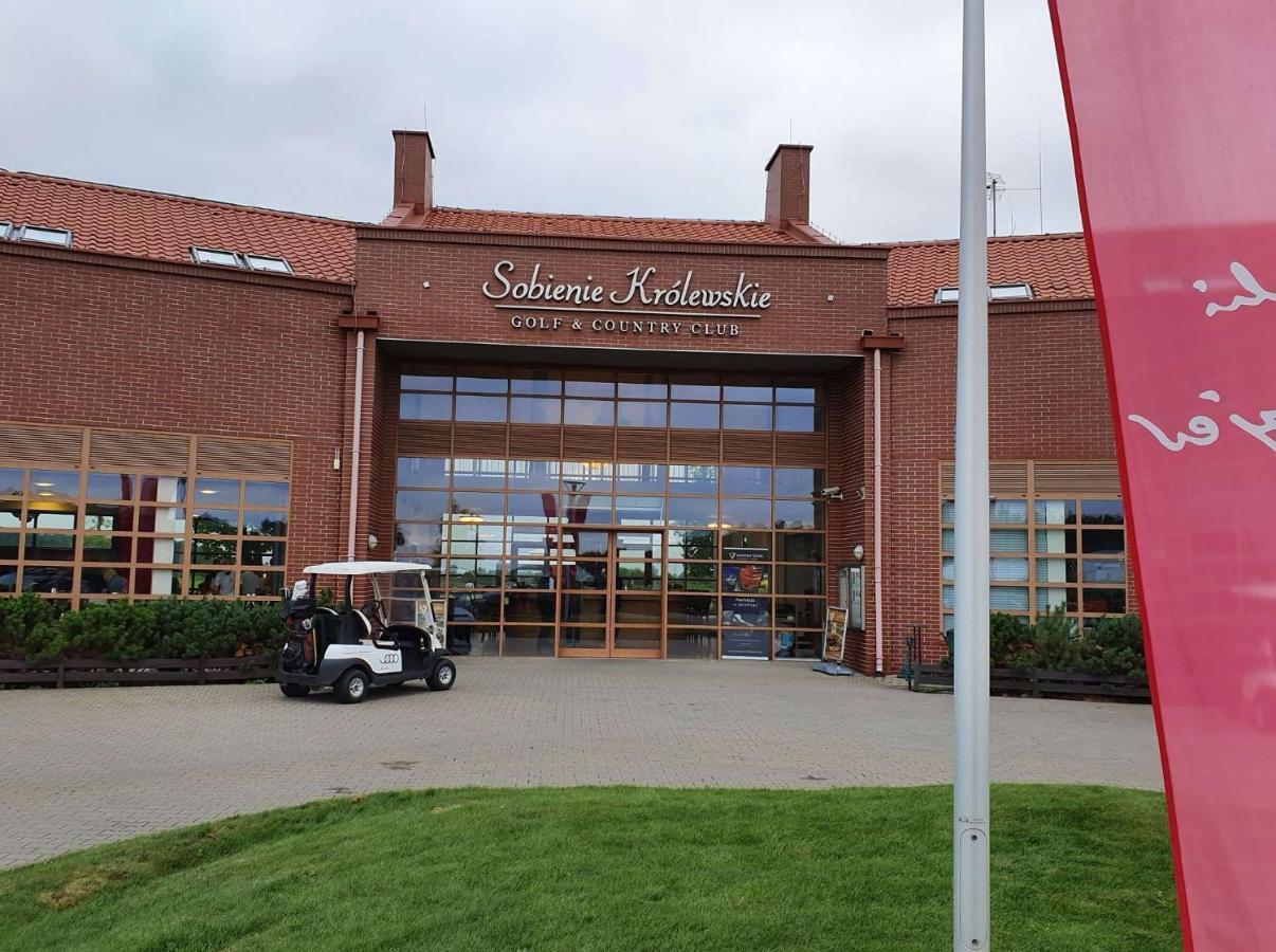 Apartgolf Sobienie Krolewskie Sobienie Szlacheckie Exterior photo